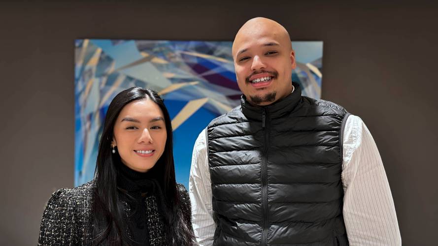 Seniorrådgiver Erica Tang og forsikringsrådgiver Fabian Johansen gir gjerne de gode rådene for lavere forsikringskostnader.