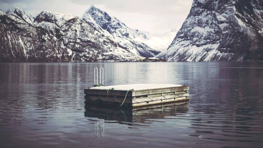 Flytebrygge på fjorden