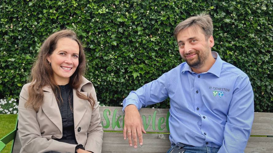 Pensjonsrådgiver i KLP, Natalia Ebbesen og IT-rådgiver, Miroslav Takev