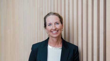 Smilende kvinne i blazer, Ann-Elisabeth Tunli Moe