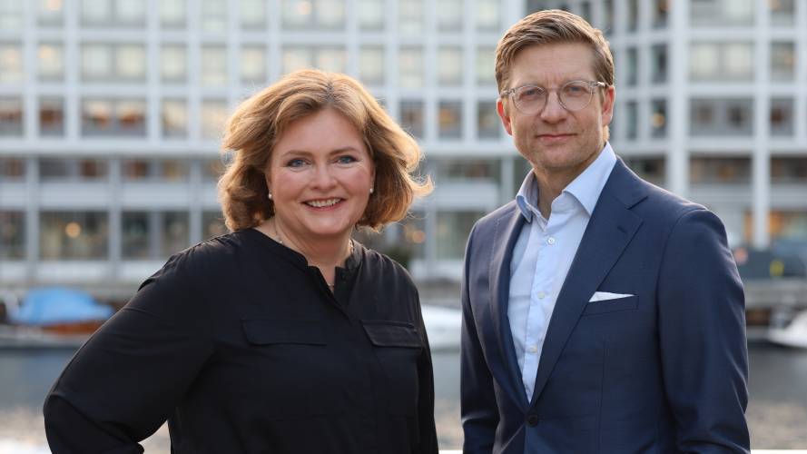 Konferansen ledes av KLPs Cathrine Hellandsvik og Svein Tore Bergestuen.