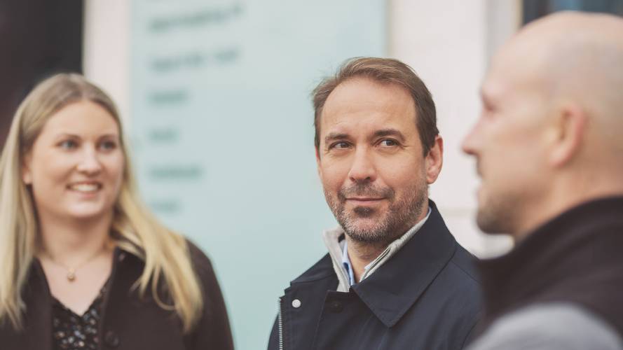 3 Ansatte_ute_nær_barcode_KLP Kapitalforvaltning